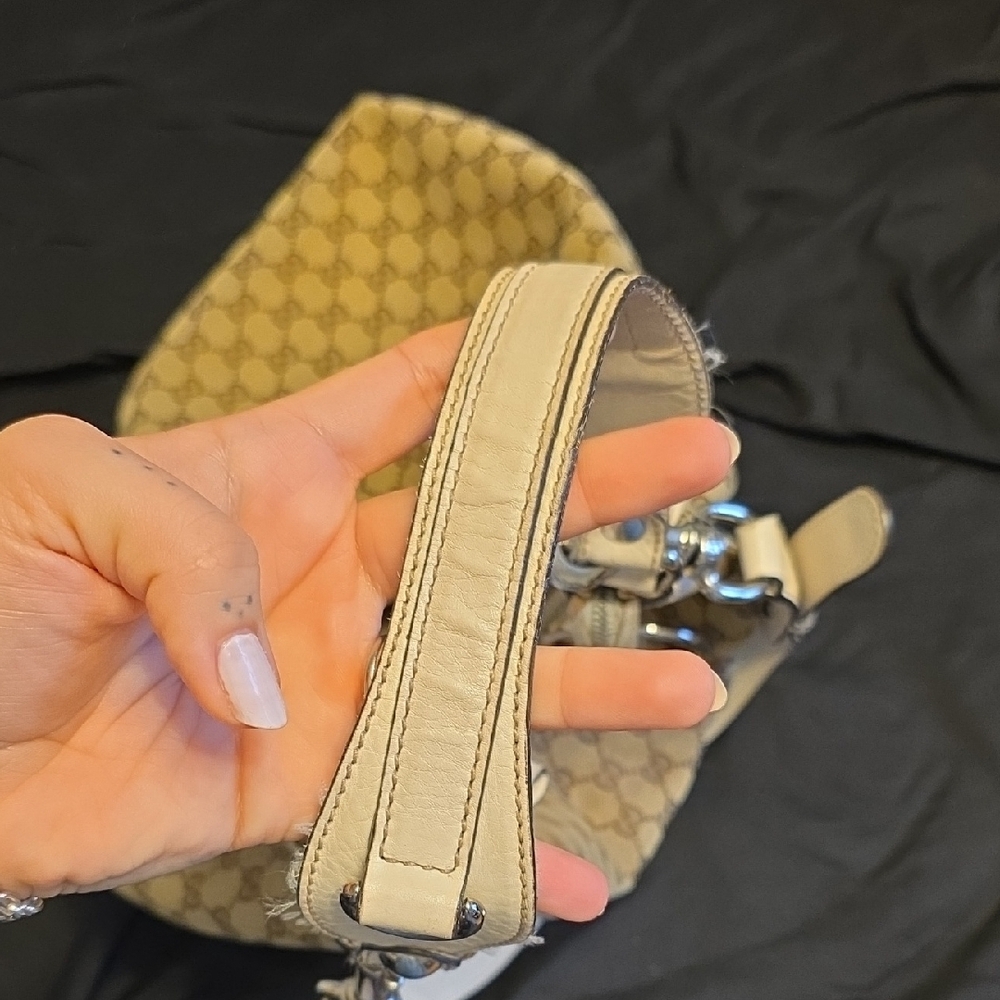 Gucci Beige and Brown Monogram Shoulder Bag - Picture 3 of 16